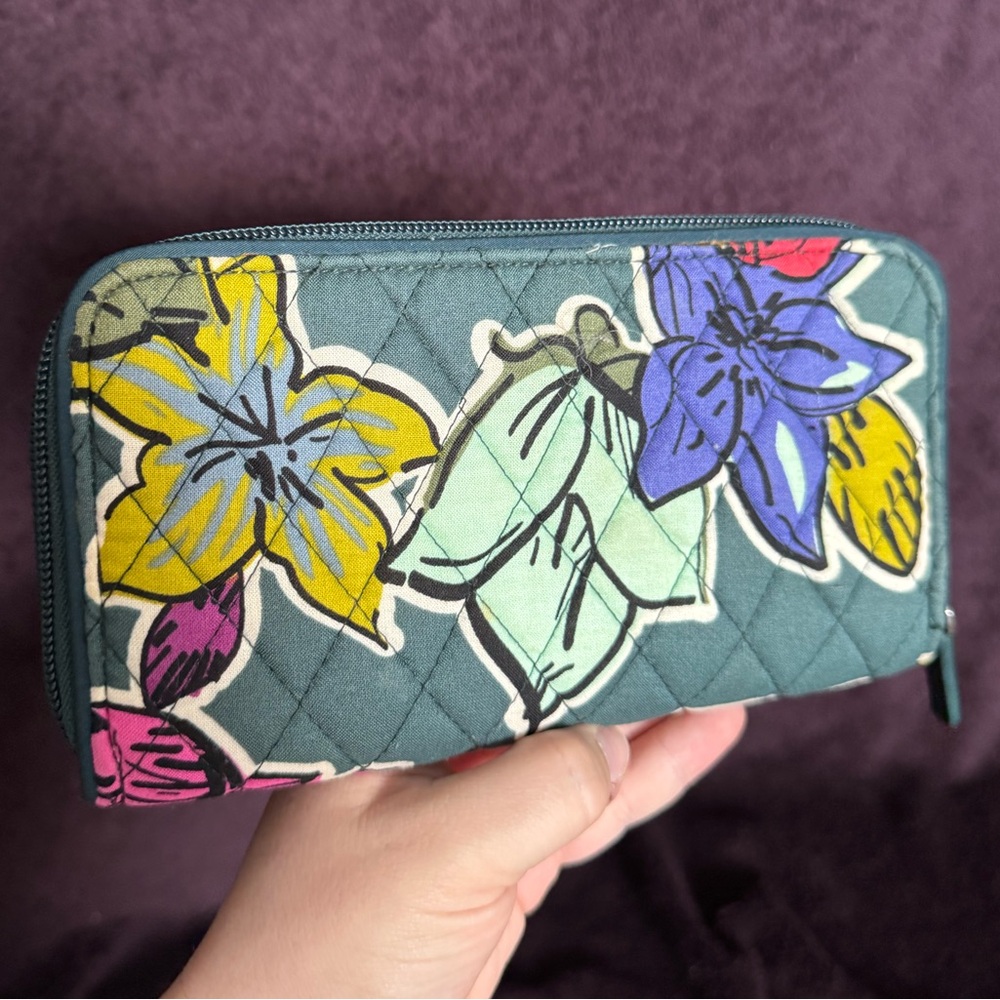 VERA BRADLEY ✨ RFID Wallet | Falling Flowers (discontinued print)